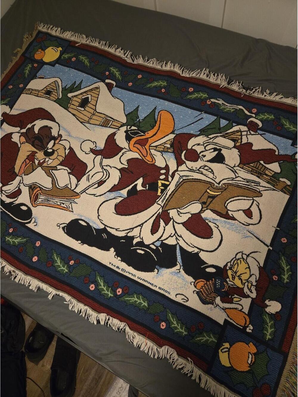 Vintage 1996 Warner Bros. Christmas Tapestry Blanket Sylvester & Looney Tunes - Picture 2 of 8